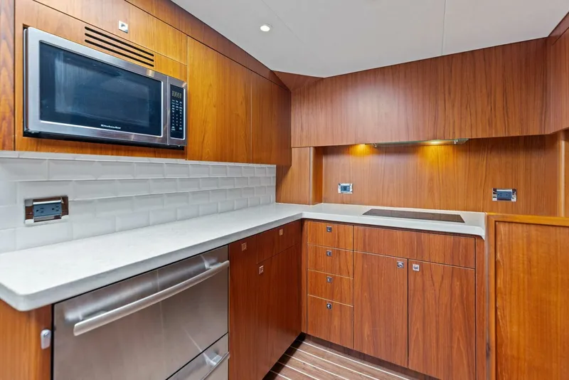 Slide: The Image of Hatteras 45 2016 - 5364309