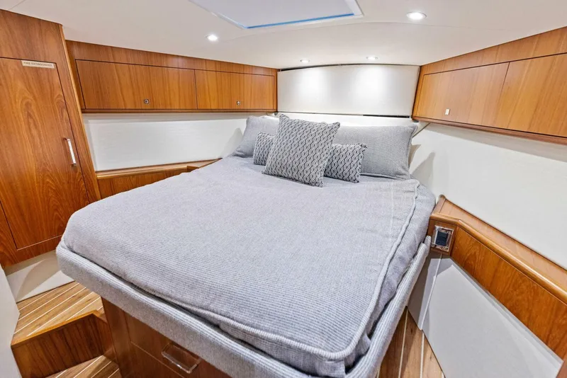 Slide: The Image of Hatteras 45 2016 - 5364318