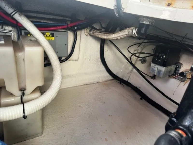 Slide: The Image of Sea Ray 240 Sundancer 2004 - 6015261