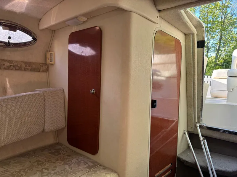 Slide: The Image of Sea Ray 240 Sundancer 2004 - 5364456