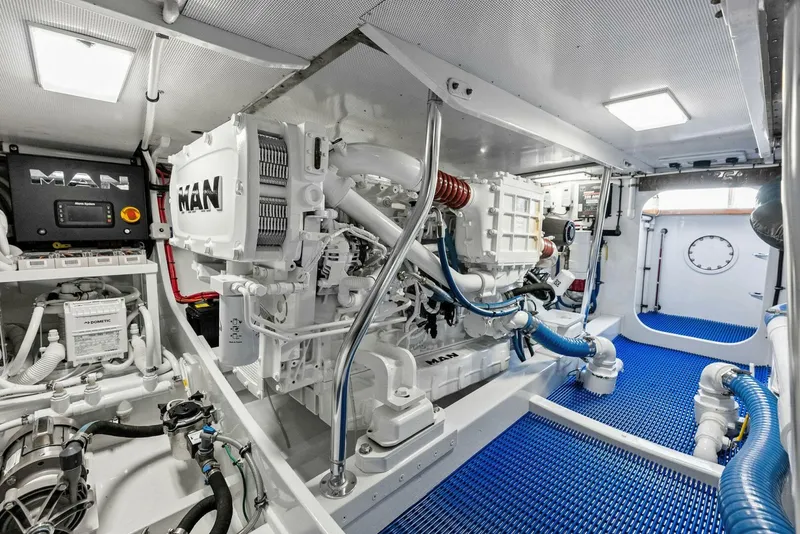 Slide: The Image of Rybovich 44 2000 - 5364443