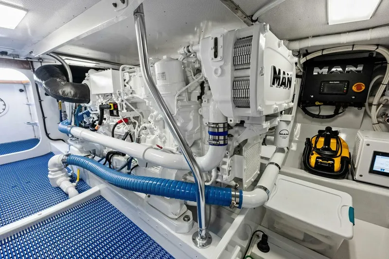 Slide: The Image of Rybovich 44 2000 - 5364444