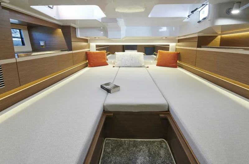 Slide: The Image of Jeanneau Leader 10.5 WA 2026 - 5364364