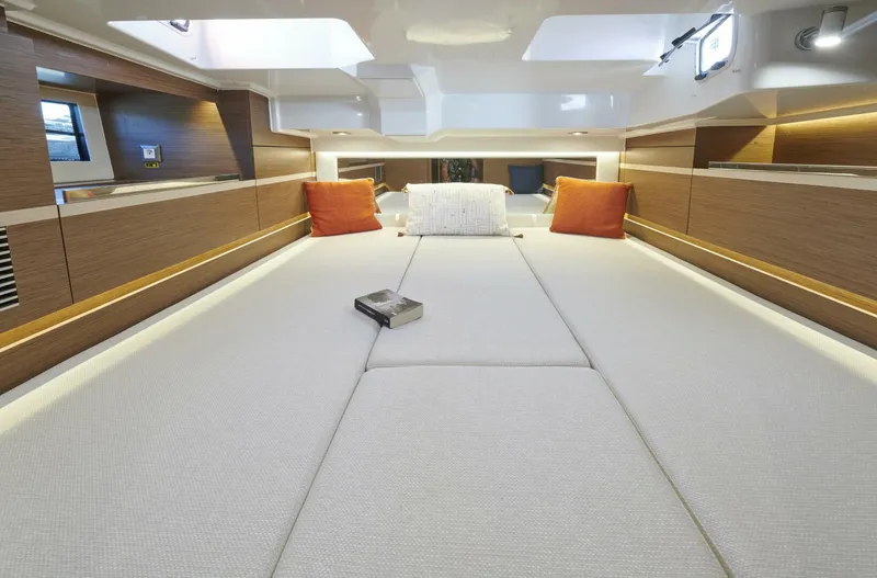 Slide: The Image of Jeanneau Leader 10.5 WA 2026 - 5364365