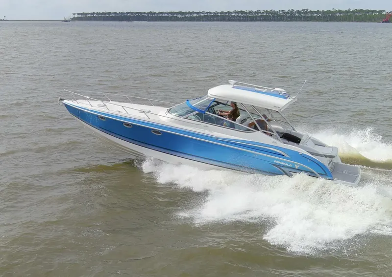 Slide: The Image of 2017 37 Formula 370 SS Bluebird Running - 5364806