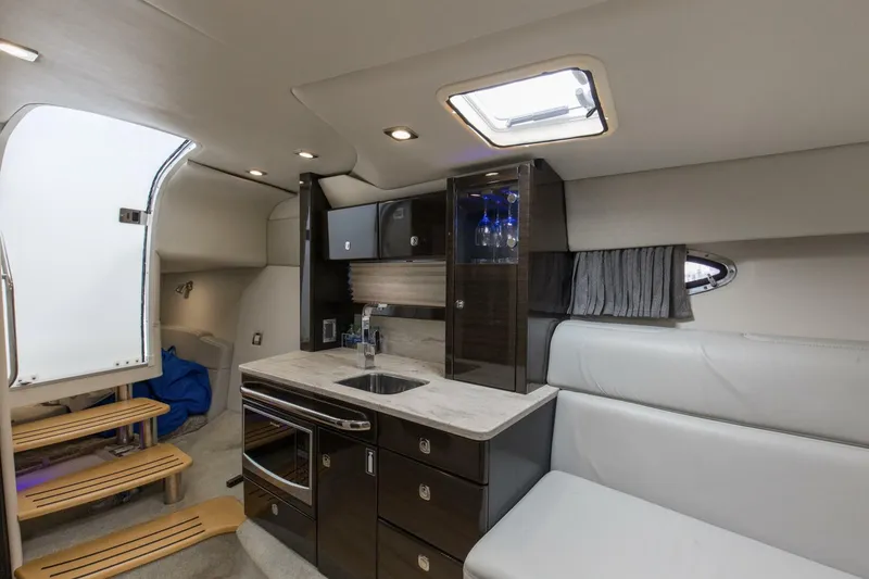 Slide: The Image of 2017 37 Formula 370 SS Bluebird Cabin (5) - 5364787