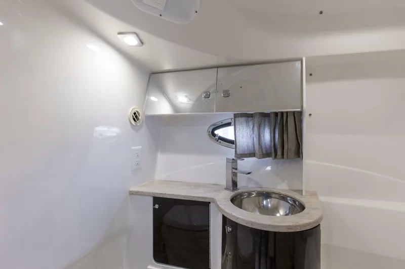 Slide: The Image of 2017 37 Formula 370 SS Bluebird Head - 5364790