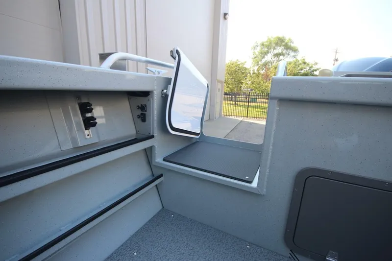 Slide: The Image of Weldcraft 220 Maverick DV 2026 - 5558937