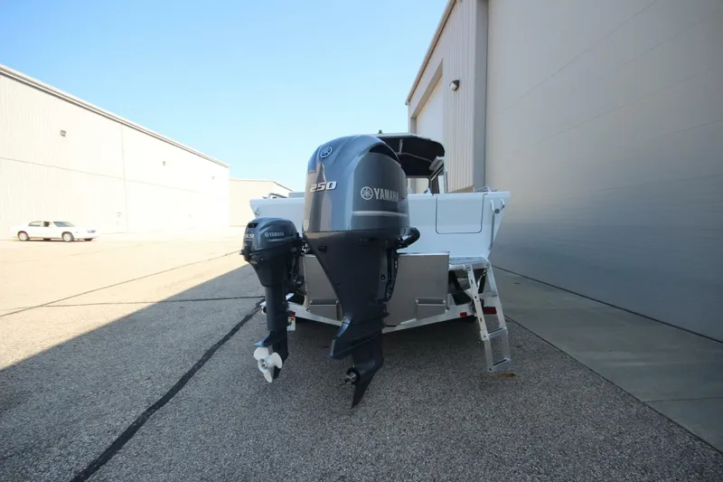 Slide: The Image of Weldcraft 220 Maverick DV 2026 - 5558930