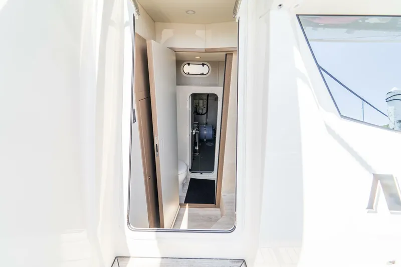 Slide: The Image of Absolute 62 Fly 2023 - 5519887