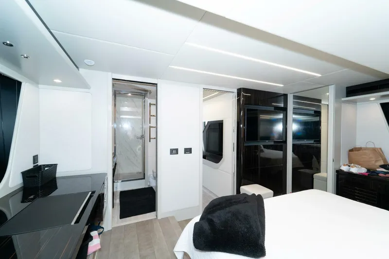 Slide: The Image of Absolute 62 Fly 2023 - 5519885