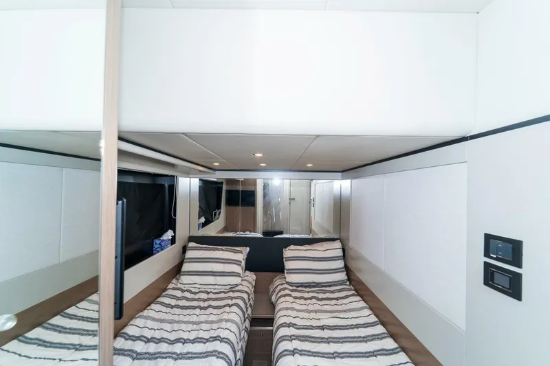 Slide: The Image of Absolute 62 Fly 2023 - 5519880