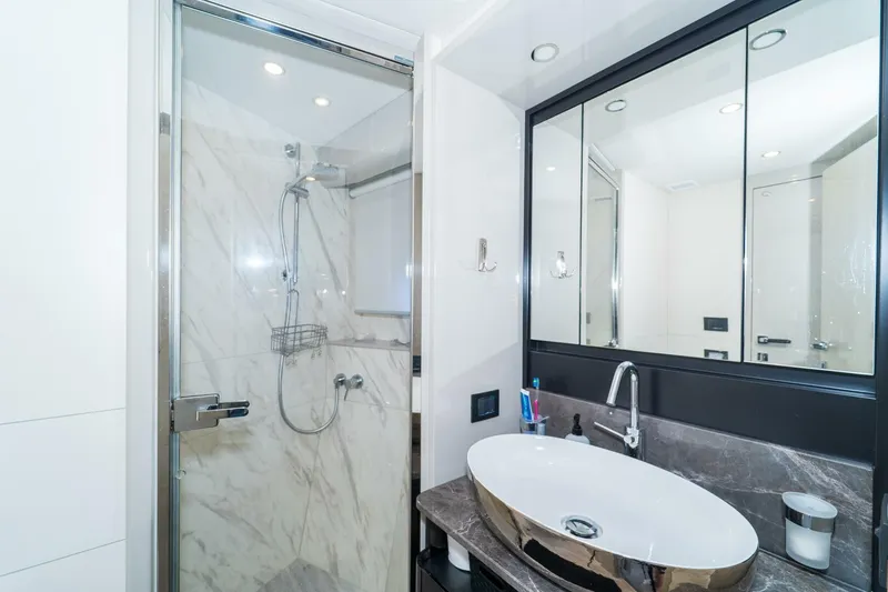 Slide: The Image of Absolute 62 Fly 2023 - 5519881