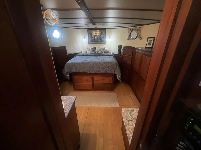 Slide: The Image of Great Harbour GH47 2001 - 5400099