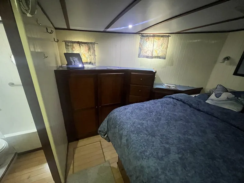 Slide: The Image of Great Harbour GH47 2001 - 5400105