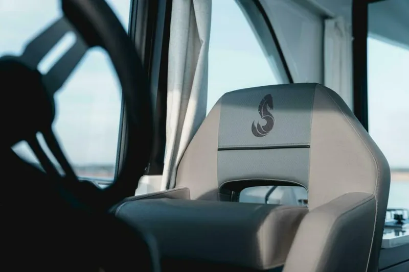 Slide: The Image of 2025 BENETEAU Antares 9 - 5366172