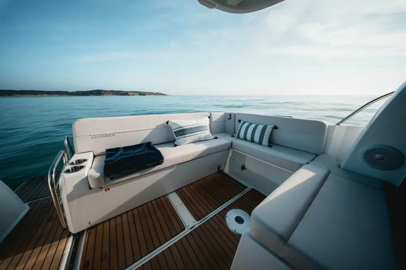 Slide: The Image of 2025 BENETEAU Antares 9 - 5366140