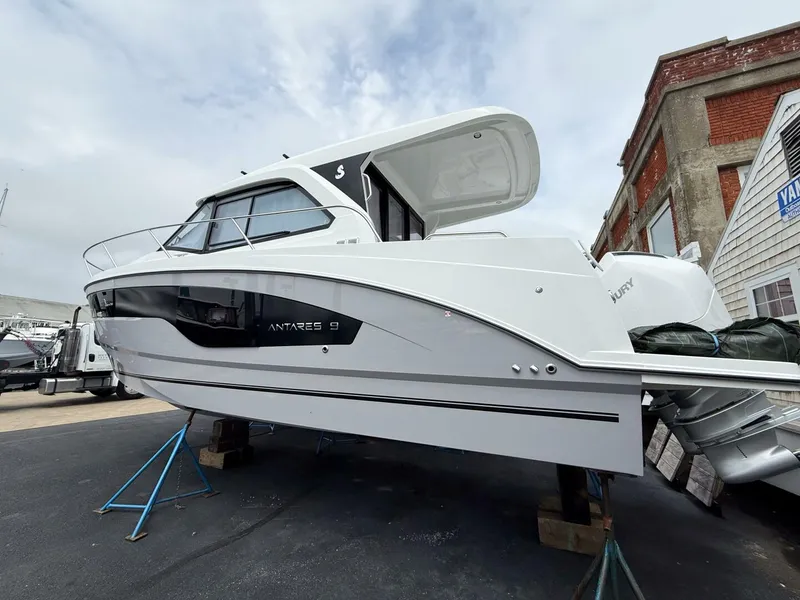 Slide: The Image of 2025 BENETEAU Antares 9 - 5366131