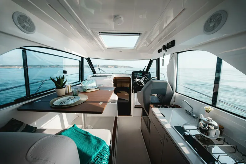 Slide: The Image of 2025 BENETEAU Antares 9 - 5366134