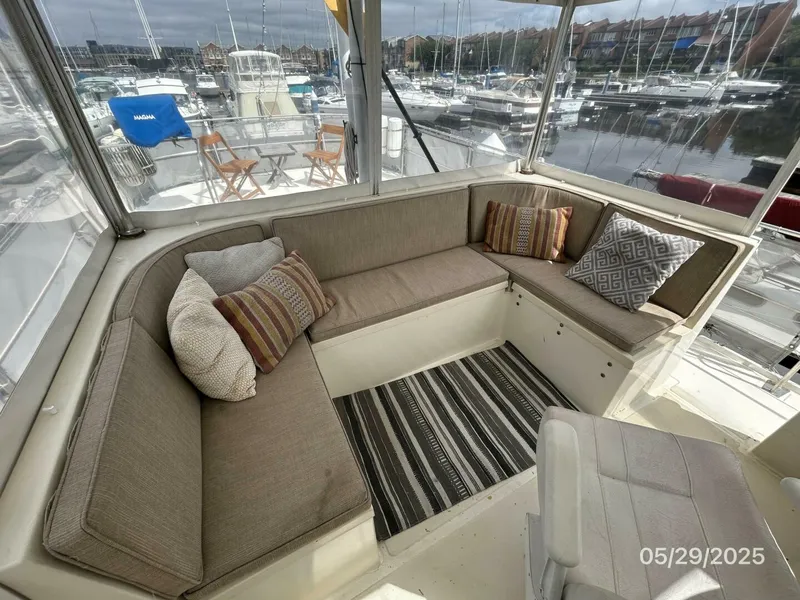 Slide: The Image of 36' Kadey-Krogen flybridge seating2 - 5366939