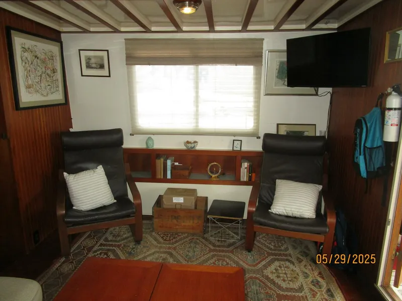 Slide: The Image of 36' Kadey-Krogen salon starboard - 5366960