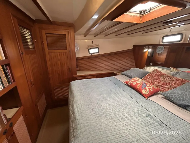 Slide: The Image of 36' Kadey-Krogen stateroom port - 5366967