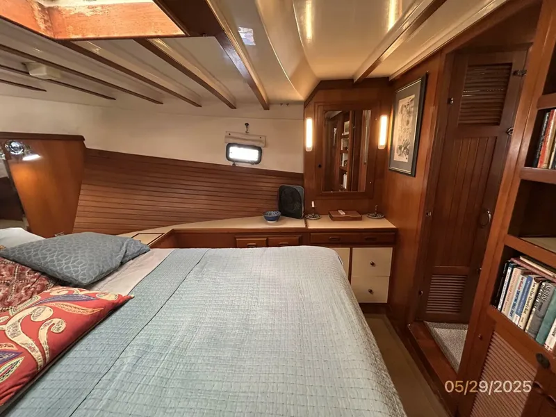 Slide: The Image of 36' Kadey-Krogen stateroom starboard - 5366968