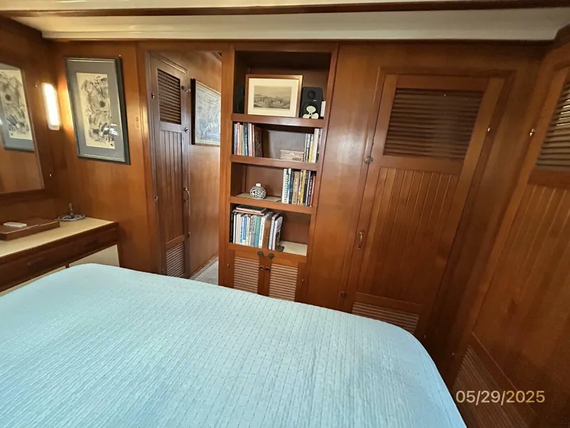Slide: The Image of 36' Kady-Krogen stateroom aft - 5366965