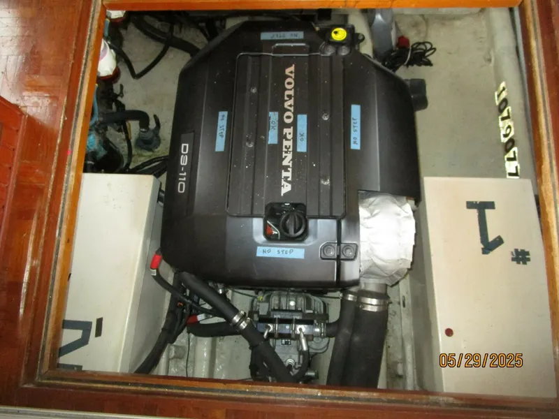 Slide: The Image of 36' Kadey-Krogen engine room access - 5366931