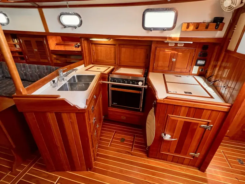 Slide: The Image of Shannon 43 Cutter 2001 - 5367196