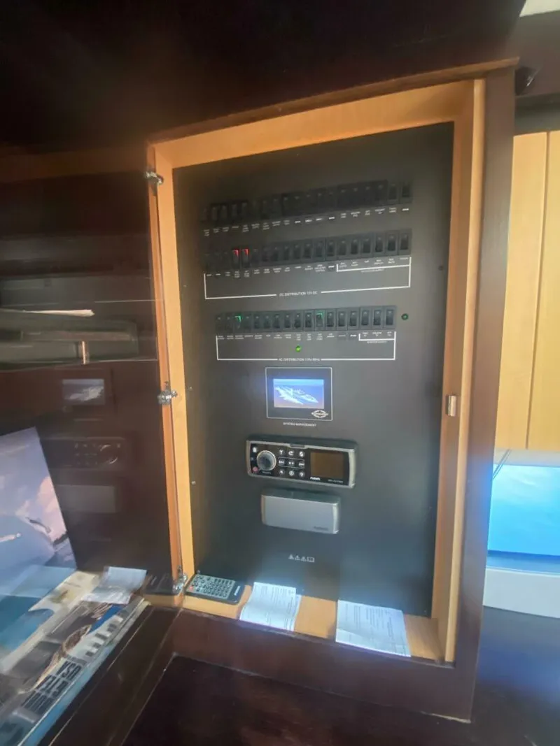 Slide: The Image of Sunseeker 40 Portofino 2013 - 5368277