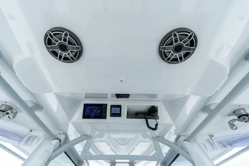 Slide: The Image of 2021 Yellowfin 42 Center Console Fin & Tonic - Hard Top - 5370504