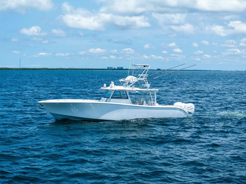 Slide: The Image of 2021 Yellowfin 42 Center Console Fin & Tonic - 5370456