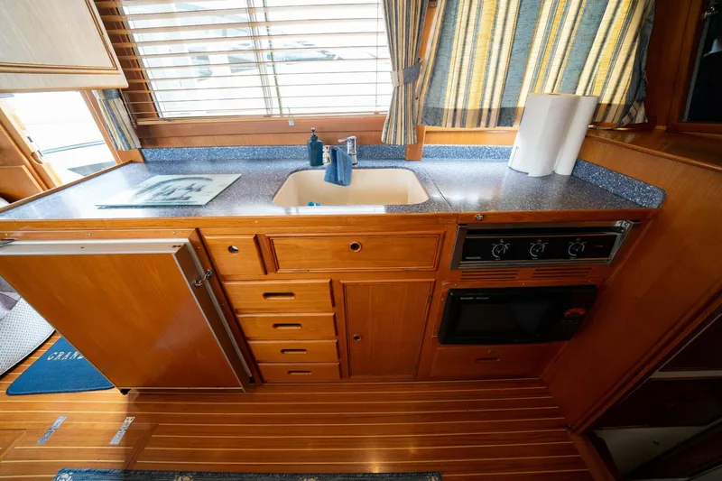 Slide: The Image of Grand Banks 42 Classic 2001 - 5871999