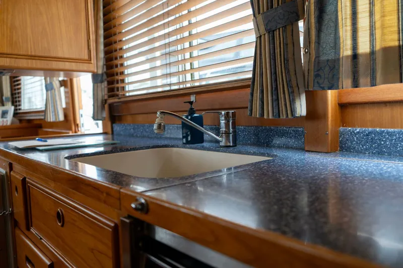 Slide: The Image of Grand Banks 42 Classic 2001 - 5871988