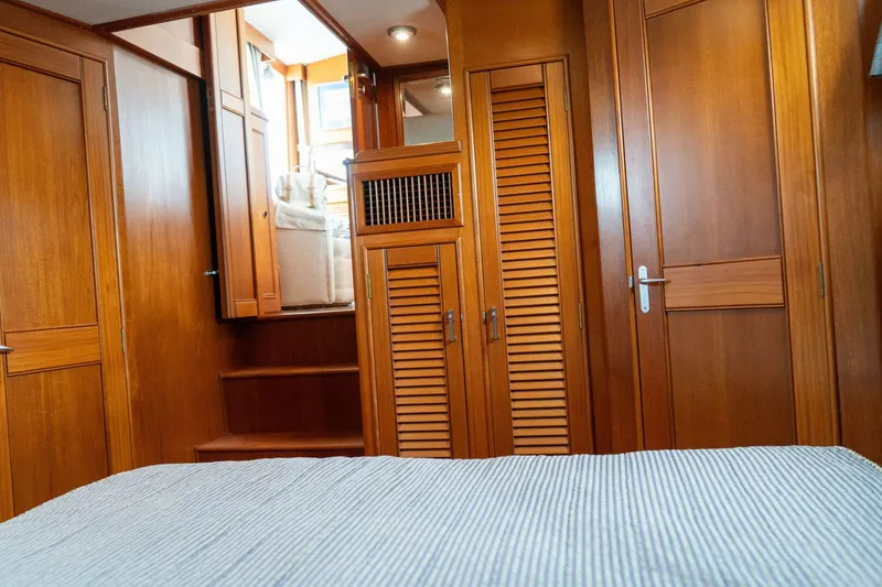 Slide: The Image of Grand Banks 42 Classic 2001 - 5872054