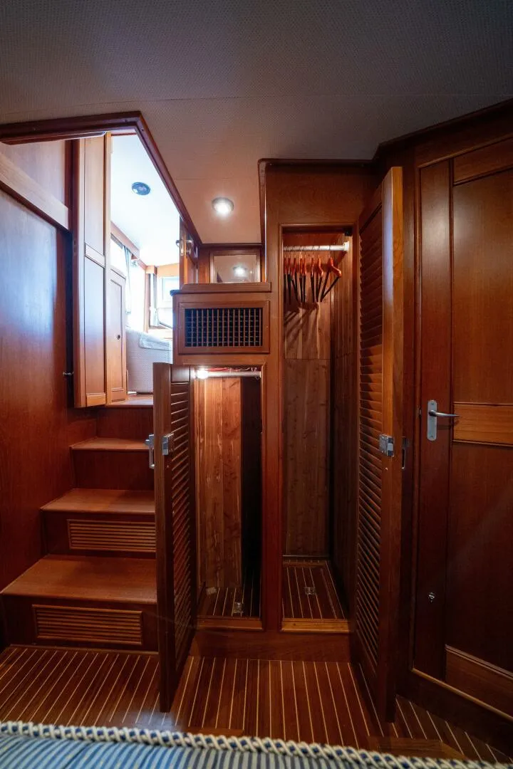 Slide: The Image of Grand Banks 42 Classic 2001 - 5872070