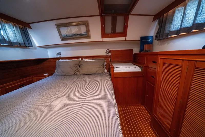 Slide: The Image of Grand Banks 42 Classic 2001 - 5872065