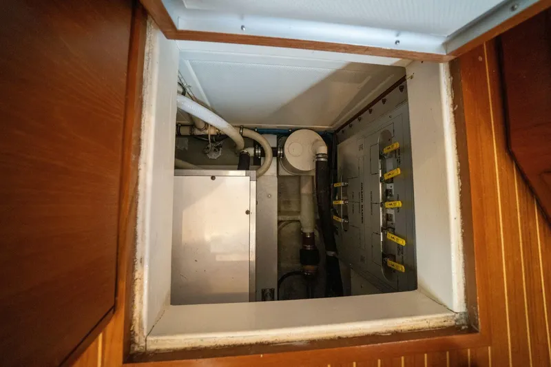 Slide: The Image of Grand Banks 42 Classic 2001 - 5872085