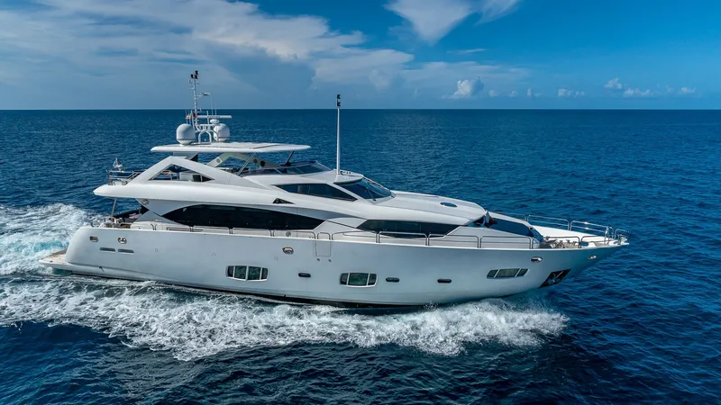 The Image of Sunseeker 98 2010 - 5368497