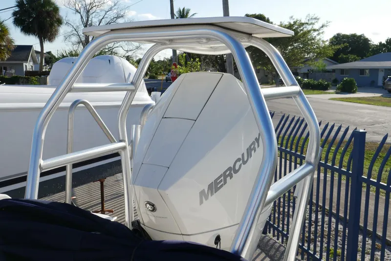 Slide: The Image of Boston Whaler 31 - CHUCK - Engine 2020 Boston Whaler 21' 210 Dauntless - CHUCK - 5369835