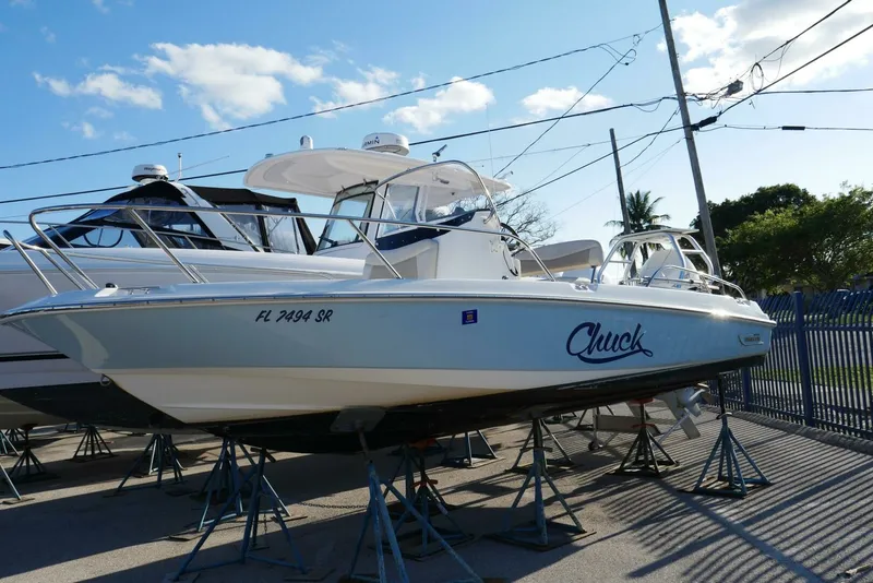 Slide: The Image of Boston Whaler 31 - CHUCK - Port Profile 2020 Boston Whaler 21' 210 Dauntless - CHUCK - 7759485