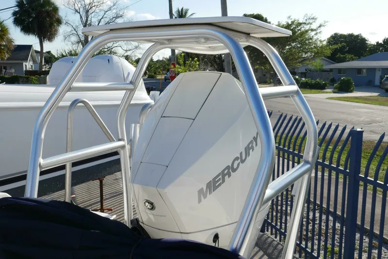 Slide: The Image of Boston Whaler 31 - CHUCK - Engine 2020 Boston Whaler 21' 210 Dauntless - CHUCK - 7759488