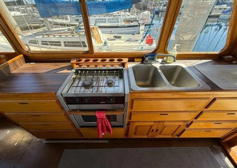 Slide: The Image of Californian 34 1983 - 5370312