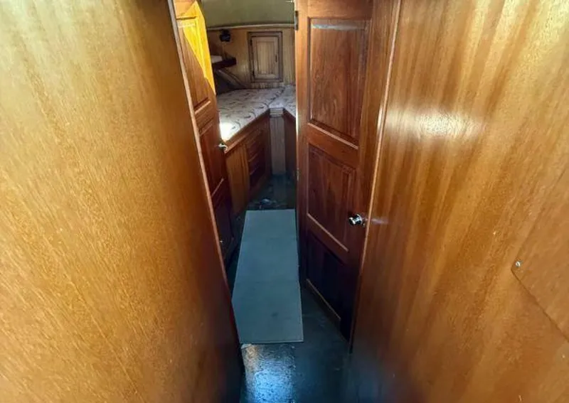 Slide: The Image of Californian 34 1983 - 5370322