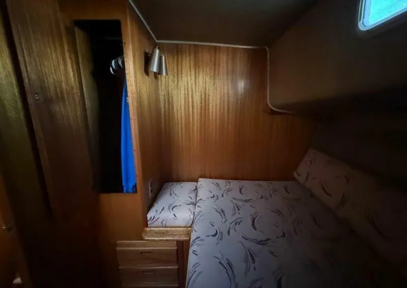 Slide: The Image of Californian 34 1983 - 5370324