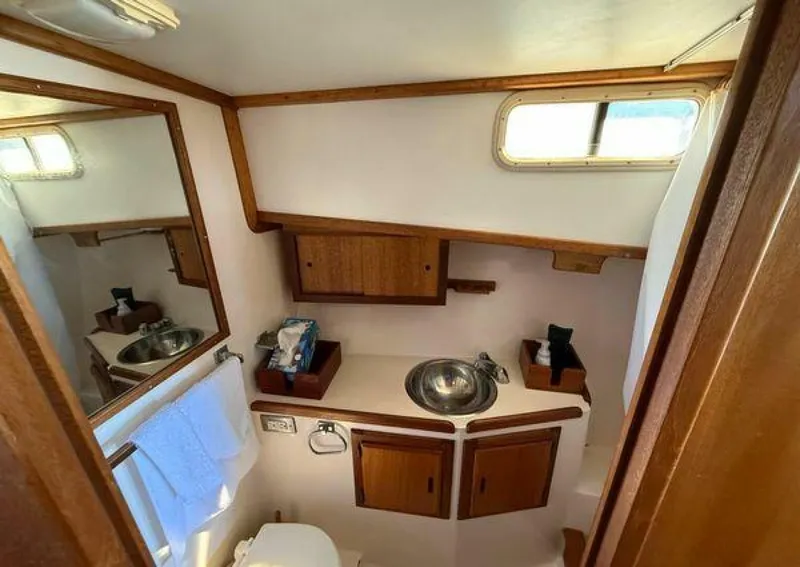 Slide: The Image of Californian 34 1983 - 5370327