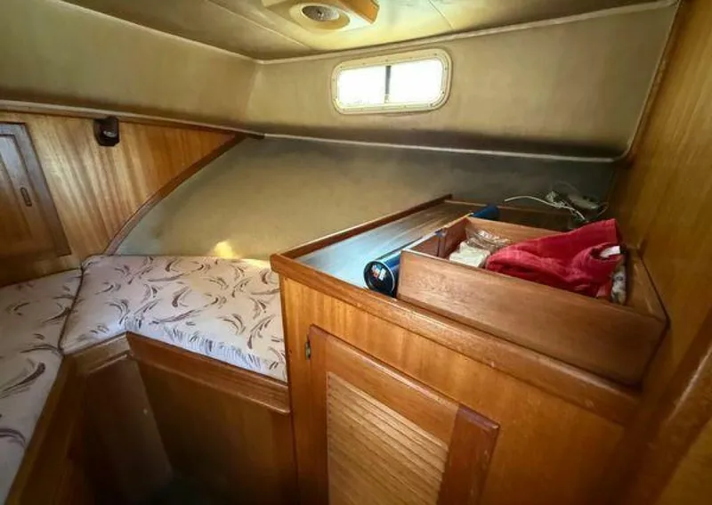 Slide: The Image of Californian 34 1983 - 5370330