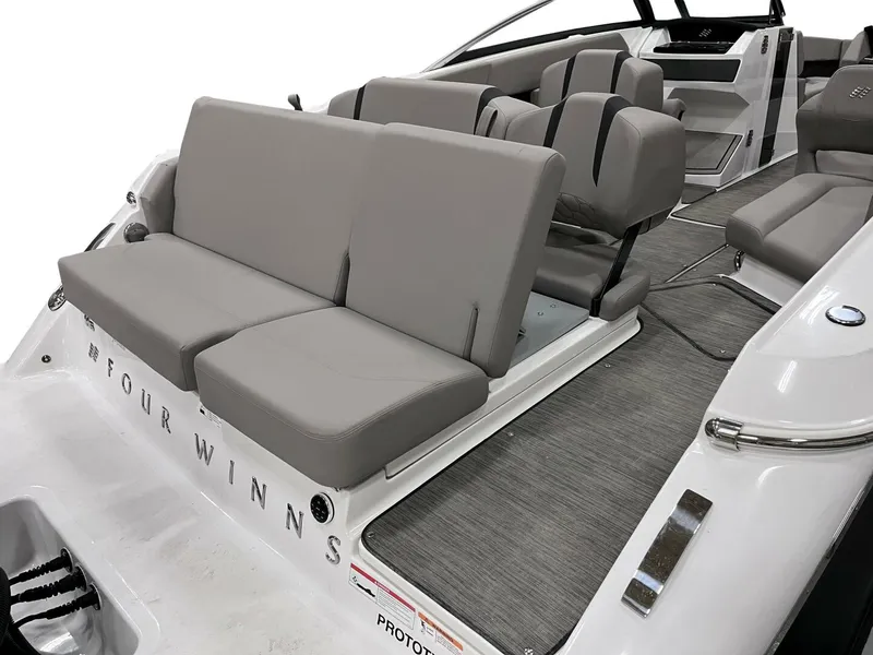 Slide: The Image of Four Winns H6C 2026 - 5370579