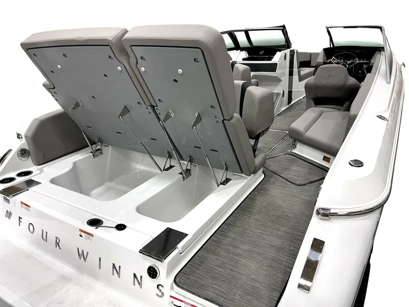 Slide: The Image of Four Winns H6C 2026 - 5370588